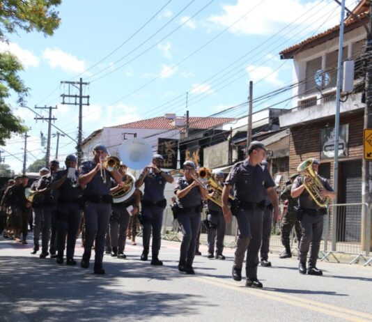 Desfile de Brigadeiro Tobias reúne público de 15 mil pessoas neste domingo (18)